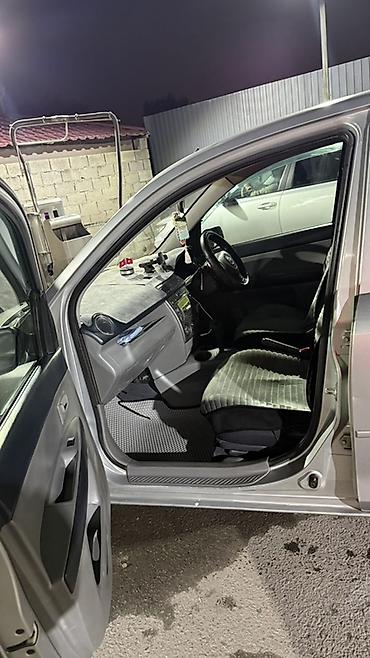 bmw ix3: Mazda Demio: 2003 г., 1.3 л, Автомат, Бензин, Хэтчбэк — 6