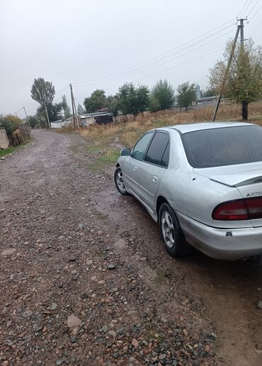 машина легковая: Mitsubishi Galant: 1997 г., 2 л, Механика, Бензин, Седан