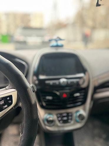 Chevrolet: Chevrolet Spark: 2015 г., 1 л, Вариатор, Бензин, Хэтчбэк — 2