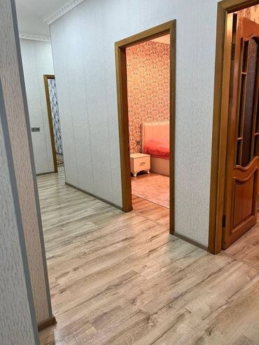 Uzunmüddətli kirayə mənzillər: İnşaatçılar metrosunun çıxışında, 14 mərtəbəli binanın 10-cu — 16