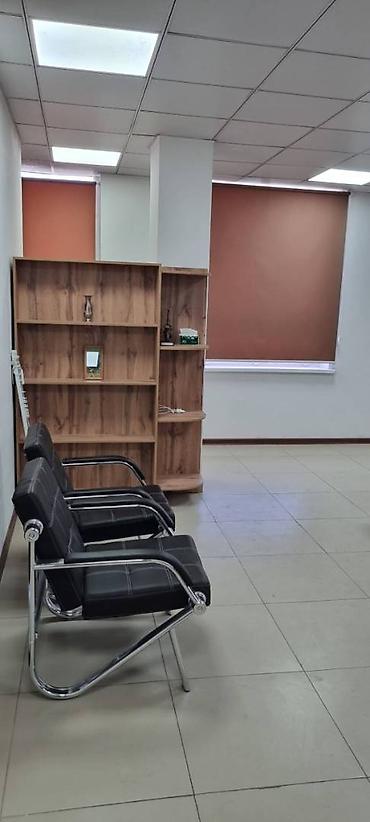 Аренда офисов: Аренда офисов, 65 м², В бизнес центре, 1 линия, С оборудованием, С отдельной кухней — 4