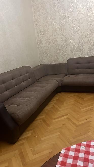 Künc divan – geniş U/L formalı, 3 hissədən ibarət modul quruluş. -