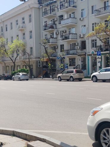 manqalçı tələb olunur: Dispetçer xanım. Tələb olunur maaş 600 azn