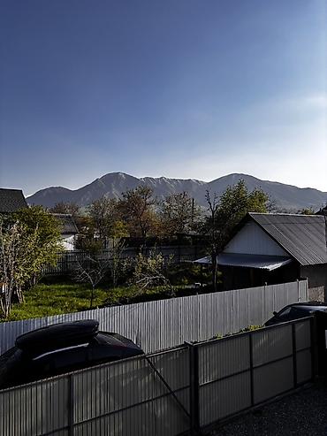 Продажа коттеджей и домов: Двухэтажный современный дом с террасой и огороженной территорией — 16