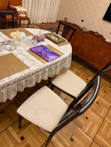 Qonaq otağı dəstləri: İşlənmiş, İtaliya — 11