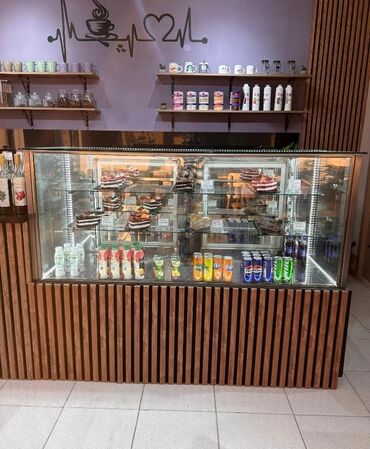 magaza ucun vitrin: Şirniyyat Vitrin soyuducu 650azn. Olcu 1.80m . unvan bine Nigaz