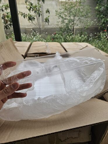 Digər restoran, kafe avadanlığı: Şirniyyat və ya suşi üçün plasmas qablar. 18.000 dənədi. 15 karobkadı
