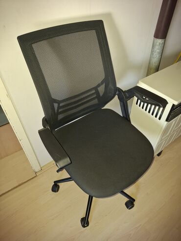 Chairs: Ergonomic, color - Black, Used