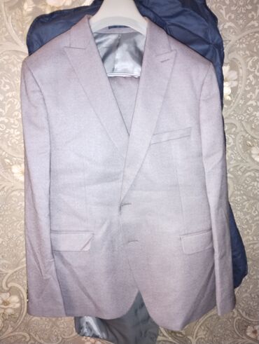 костюм гномика бишкек: Продается новый костюм, немного б/у, размер 54, новый, купите за 11000