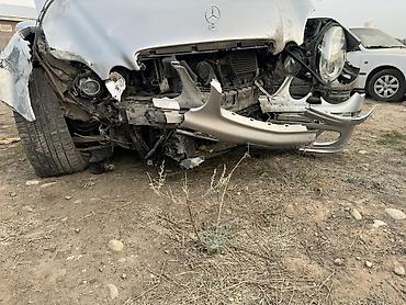 ман 2003: Mercedes-Benz 2004 год E 320 (W211), серебристый седан. Продаю — 9