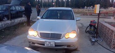 mersedes 2 2: Mercedes-Benz C 240: 2.4 l | 2002 il Sedan