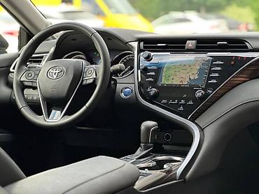 Toyota: Toyota Camry: 2018 г., Гибрид, Седан — 7