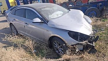 хуйндай: Hyundai Sonata (седан), серебристый цвет, без гос. номеров. Автомобиль — 3