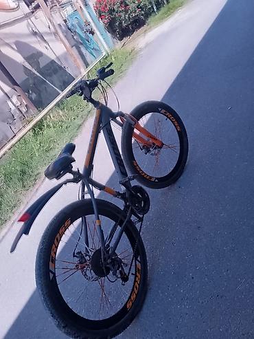 Velosipedlər: CROSS dağ velosipedi - Çərçivə: yüngül alaşımlı, gri-narıncı rəng — 3