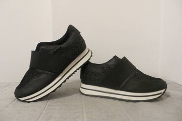 gues patike: 41, color - Black