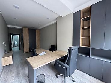 Коммерческая недвижимость: İcarəyə verilir 3 otaqlı ofis 90 m², Gənclik m. Daha 7 şəklə bax — 2