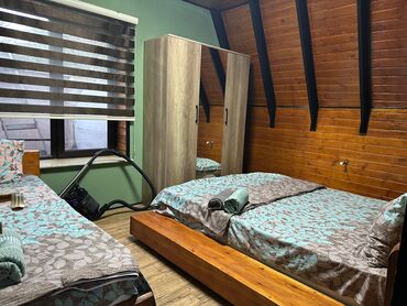 Günlük kirayə evlər: A‑Frame üslubunda taxta ev – həyət və istirahət zonası ilə - Müasir — 5