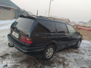 Volkswagen: Volkswagen Passat: 1993 г., 1.8 л, Механика, Бензин, Универсал