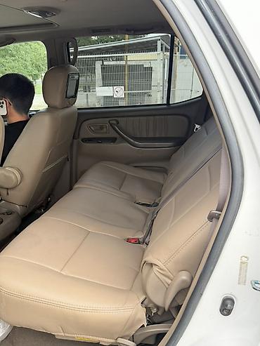 секвойя: Toyota Sequoia: 2004 г., Бензин, Внедорожник — 7