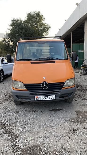 скутар макси: Mercedes-Benz Sprinter (CDI), оранжевый, бортовой/грузовой. Основные — 2