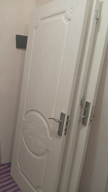 Jalüz qapılar: Qapi 200/80sm 3eded
100azn biri
Pirsagi 5585 leli