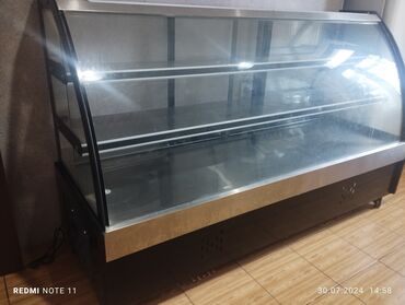 Soyuducu vitrinləri: 3 mertebe Vitrin soyuducu yenidir satilir 850 manata.2 metr
