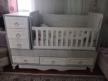 tul beşik: Oğlan və qız üçün, İşlənmiş, Dördbucaq, Beşik, Dəstsiz, Matras ilə, Yellənmə mexanizmsiz — 1