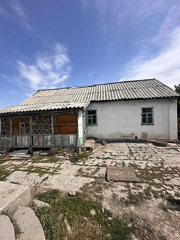 думал: 📍 В Шопокове продается дом на участке 10 соток. 🏡Дом без ремонта — 2