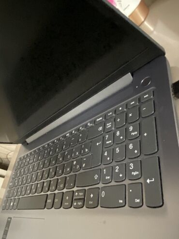 Chevrolet: Lenovo noutbuk Xüsusiyyətlər: - 15.6" geniş ekran (mat səth), nazik