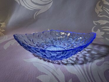 Činije: Nova vintaz cinija. Staklena cinija,bombonijera,sve na njoj odsjaj od — 1