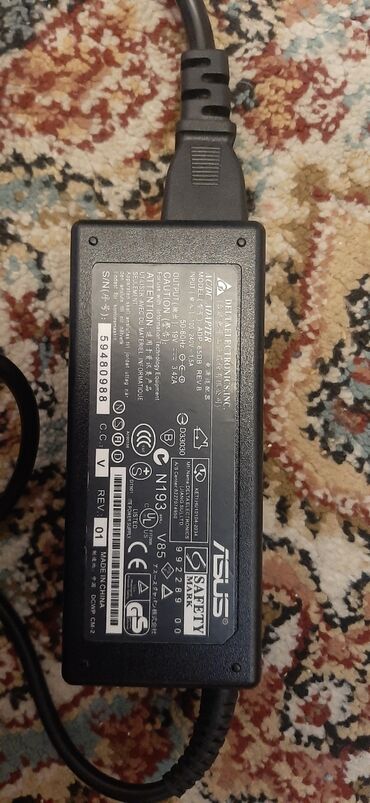 komputer adapterleri: Asus notebook adabteri.Qiymet-10 Azn