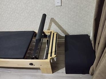 ferro qaçış aparatı: Pilates Reformer trenajoru – taxta karkaslı, tənzimlənən yay müqavimət — 4