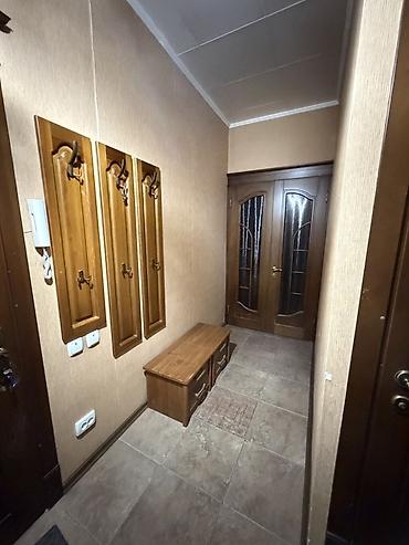 сдаю студию квартиру: 1 комната, 11 мкр Собственник, Семейным, от 6 месяцев, С мебелью полностью — 6
