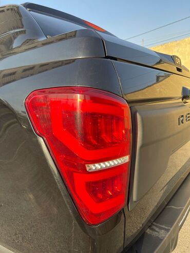 Другие автомобили: Черный (рамный) внедорожник Rexton 2019г. 2.2 турбо дизель. Камеры — 11