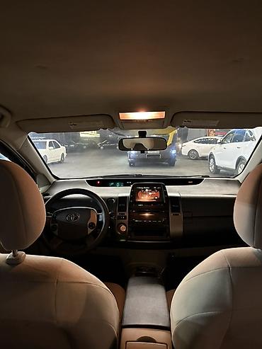 nolyeddi şəkilləri: Toyota Prius (2-ci nəsil) hibrid hetçbek - Gümüş/boz rəngli kuzov, 5 — 5
