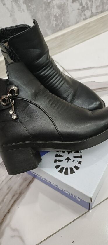 Botinka və botilyonlar: Burberry, Ölçü: 38, rəng - Qara, İşlənmiş — 6