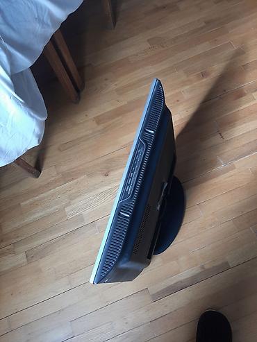 Televizorlar: Technisat Technivision 22 ST LCD TV Xüsusiyyətlər: - Ekran diaqonalı — 10