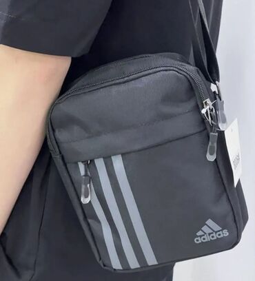 бордовая сумка: Продаю новую барсетку adidas 4 отдела с карманами длина 20 см ширина