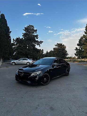 e 220 2013: Mercedes-Benz E-Class: 3.5 l | 2011 il Sedan — 4
