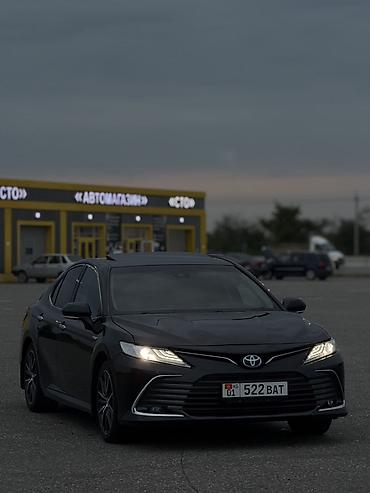 ct 200h: Toyota Camry: 2022 г., Гибрид, Седан — 1