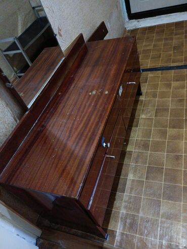 предмет офисной мебели: Гарнитур для прихожей, Трюмо, Дерево, цвет - Коричневый