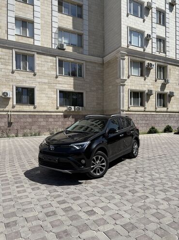 Toyota: Toyota RAV4: 2018 г., 2.5 л, Автомат, Бензин, Кроссовер