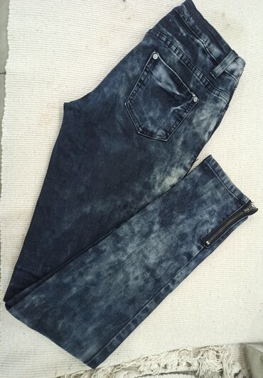 Farmerke: Farmerice vise raznih modela i velicina — 30