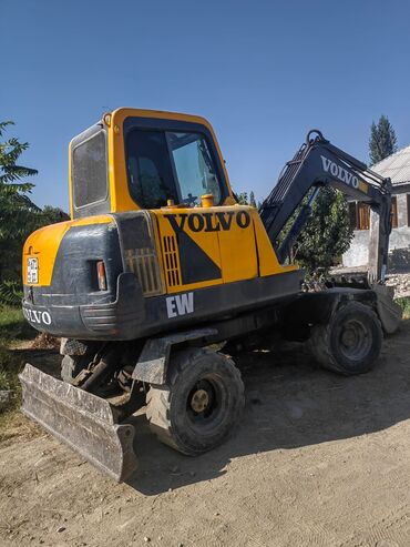 срочно продаю экскаватор: Экскаватор, Volvo, 2004 г., Дөңгөлөктүү