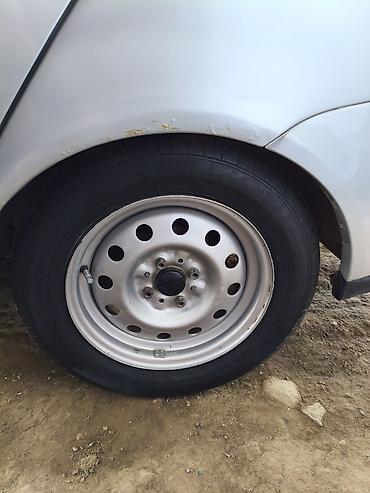 фольксваген пассат 1: Satılır: Gümüş rəngli sedan - Korpus: 4 qapılı sedan, gümüş rəng - — 10