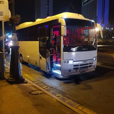Sərnişin daşımaları: Iveco, Isuzi, Sprinter, Vito ve Viano aeroportdan qonaqlarin — 12