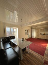 Продажа домов: Дом, 100 м², 3 комнаты, Собственник, Косметический ремонт — 1