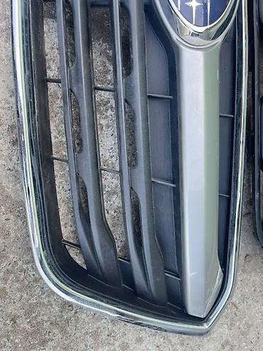 Решетки радиатора: Решетка радиатора Subaru Оригинал — 10