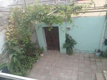 sumqayit 9 mkr evler: 3 otaqlı, 98 kv. m, Orta təmir
