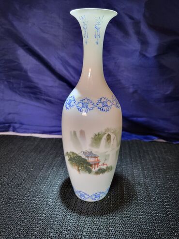 Antikvarne vaze: Vaza 1.Nova, tanak kineski porcelan,rucni oslikana 60,70te. Vaza